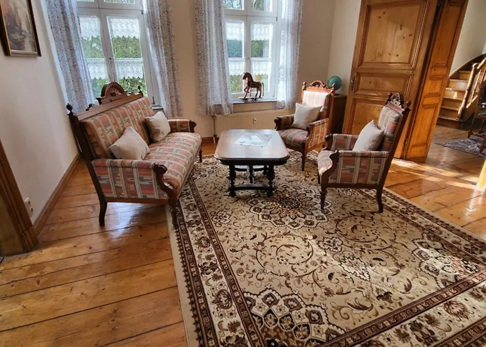 Haus Husen * 克桑滕